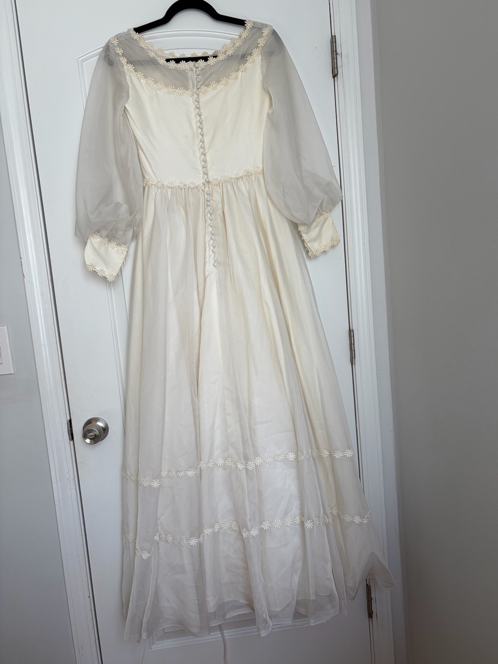 Vintage 1970s Ivory Puff Sleeve WeddingDress - Picture 2 of 6